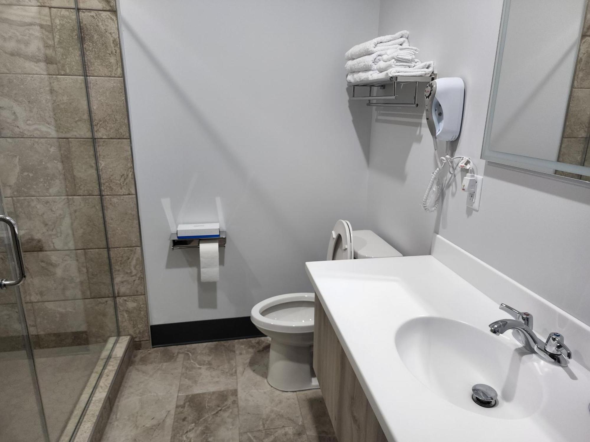 Razoolies Inn Stephenville Room photo